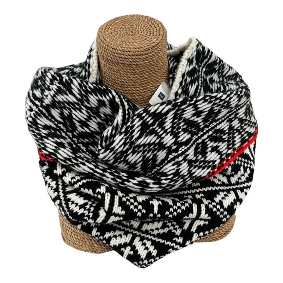 GAP Chunky Wool Blend Infinity Scarf Sweater Knit Neck Warmer 18x18 MSRP $40 NWT